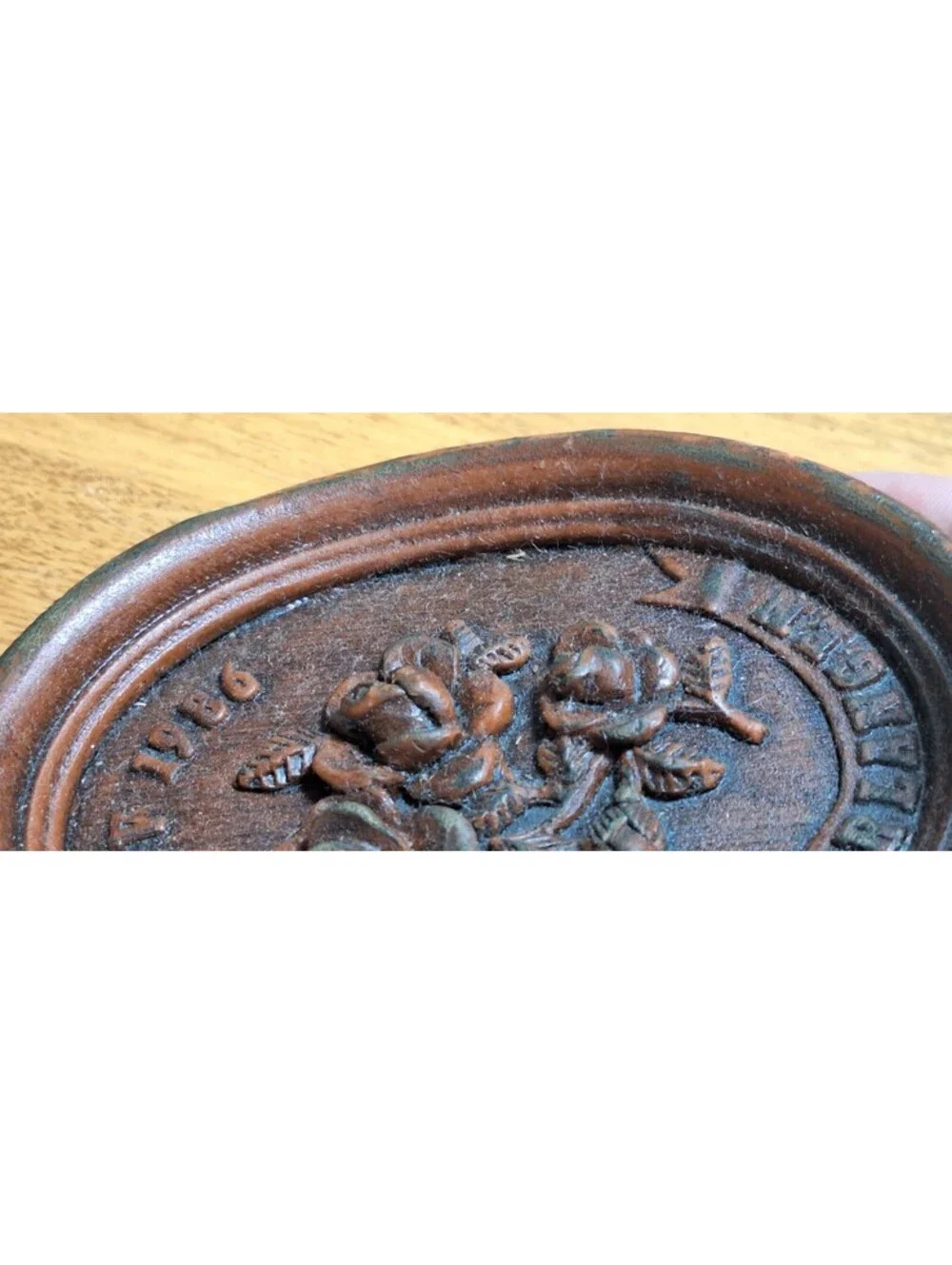 VTG 1986 Oval 3D Floral Small Oval Wax Like Wall Art Plaque/Pendant 4.5